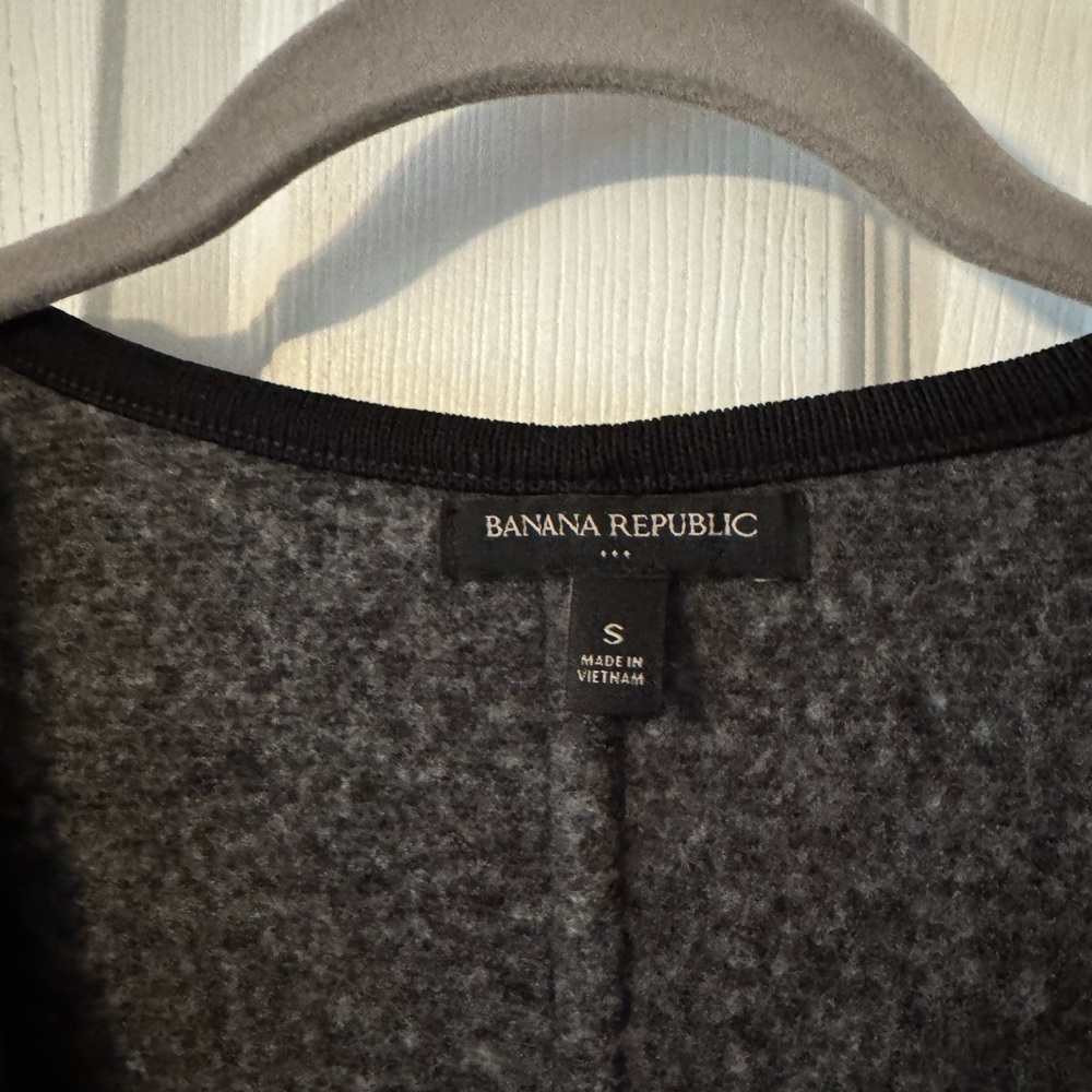 Banana Republic Charcoal Open Front Cardigan - Picture 2 of 3